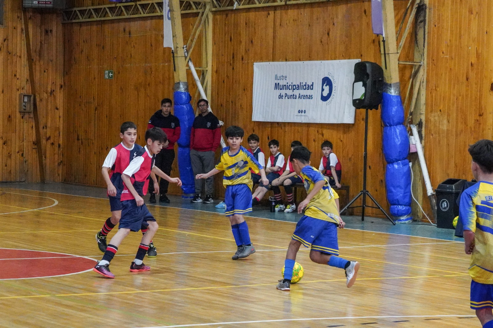 Instituto Don Bosco representará a Punta Arenas en nacional escolar de Futsal
