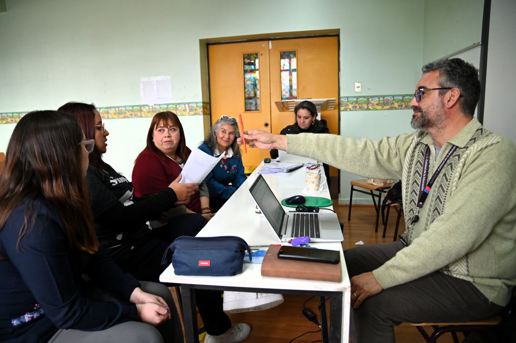 Agencia de Calidad de la Educación analiza mejoras de la Escuela Portugal en la última prueba Simce 