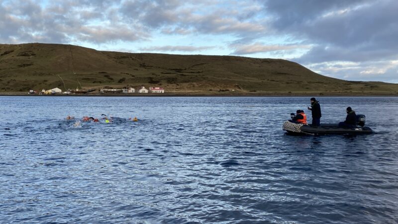 En el Canal Fitz Roy se realizó exigente travesía deportiva en el marco del Mes del Mar
