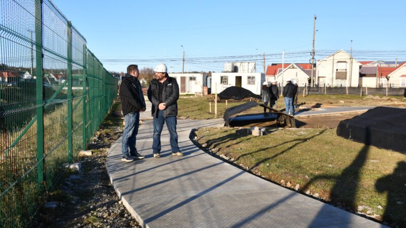 Municipio de Punta Arenas supervisa avance de obras en nuevo Parque de Mascotas