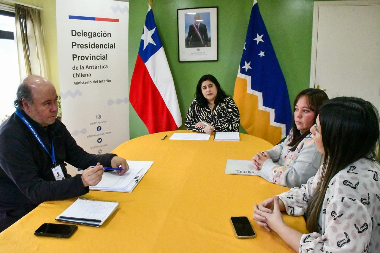 Comunidad de Puerto Williams accede a servicios públicos en “Gobierno en Terreno” encabezado por Bienes Nacionales