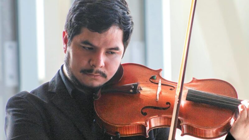 Compositor natalino lleva obra inspirada en la Patagonia austral hasta Rapa Nui