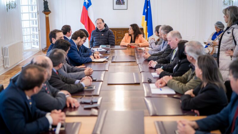 Gabinete Regional se reunió con el Ministro de Vivienda y Urbanismo Iván Poduje de visita en Magallanes