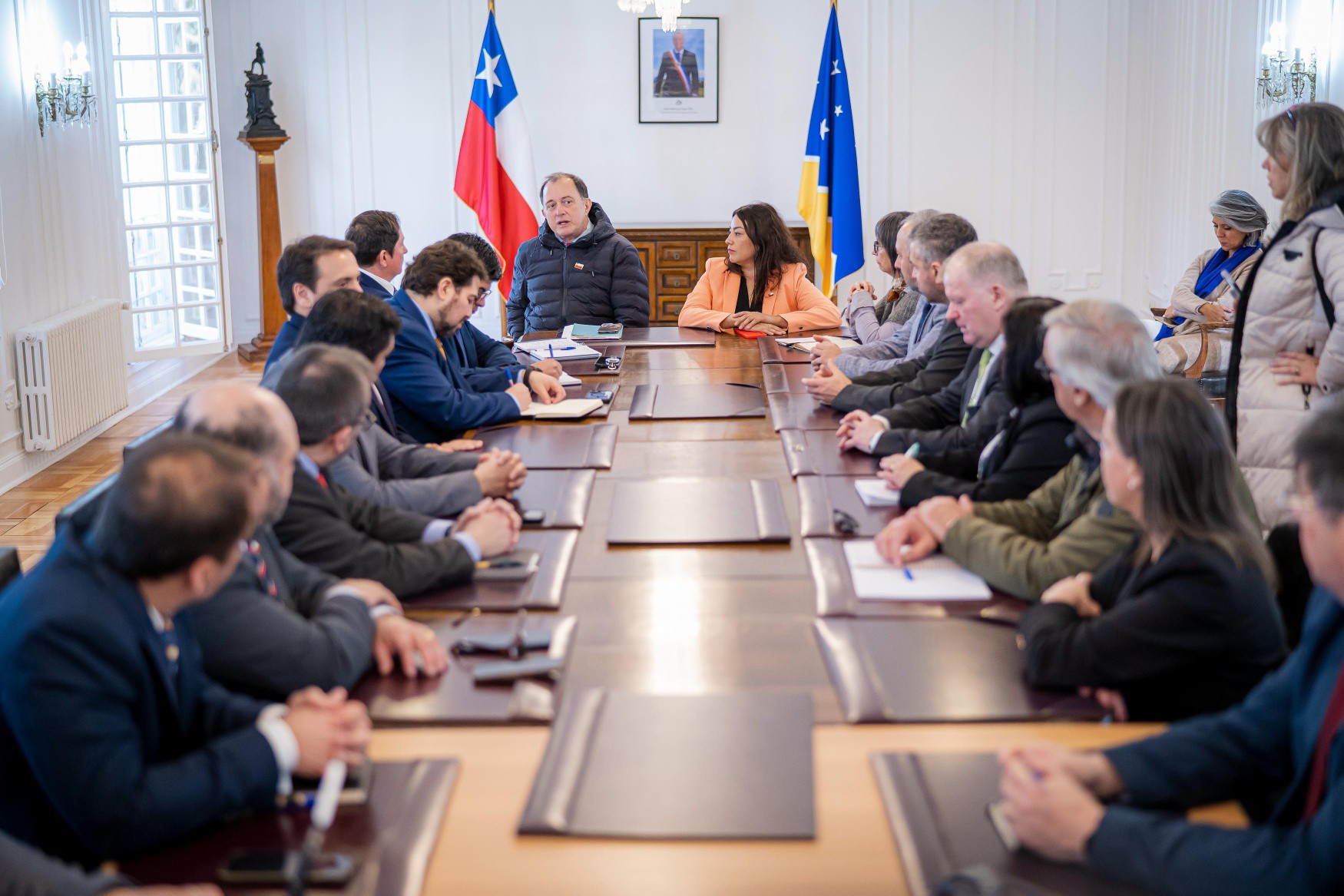 Gabinete Regional se reunió con el Ministro de Vivienda y Urbanismo Iván Poduje de visita en Magallanes