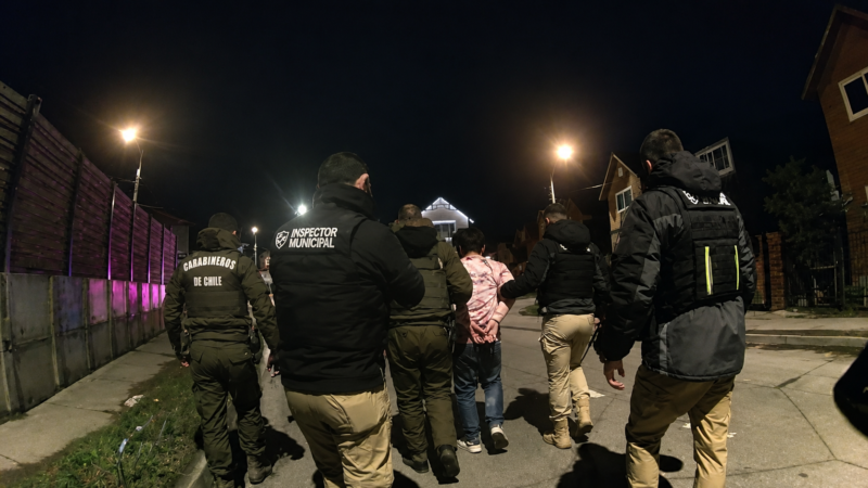 Dos sujetos son detenidos por agredir a funcionarios de Seguridad Municipal y vecinos