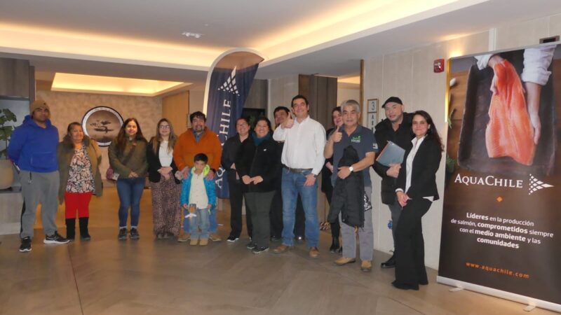 Comunidades Kawésqar de Magallanes participaron en nueva entrega de becas educativas.
