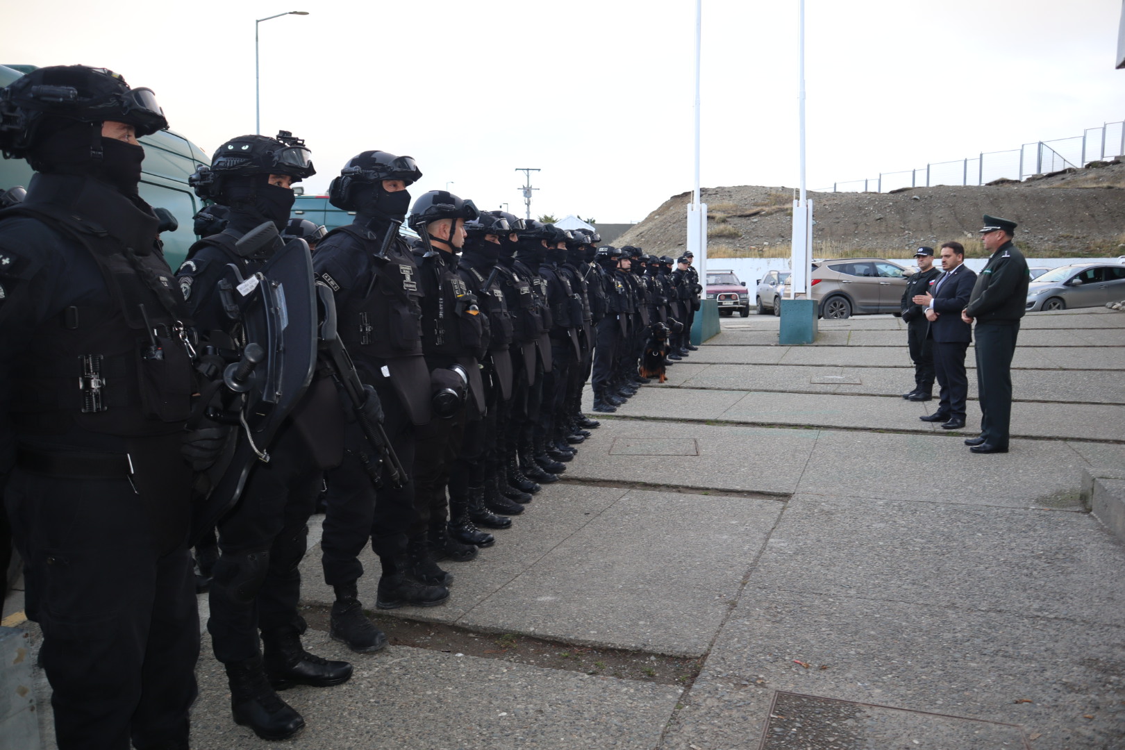 Gendarmería refuerza seguridad en el complejo penitenciario de punta arenas con operativo de registro y allanamiento