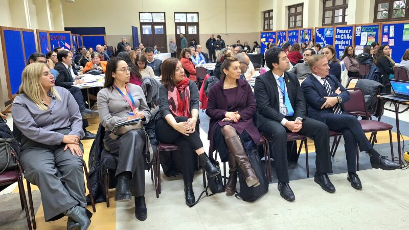 Directores de establecimientos educacionales de Magallanes participaron en jornada para fortalecer el liderazgo educativo
