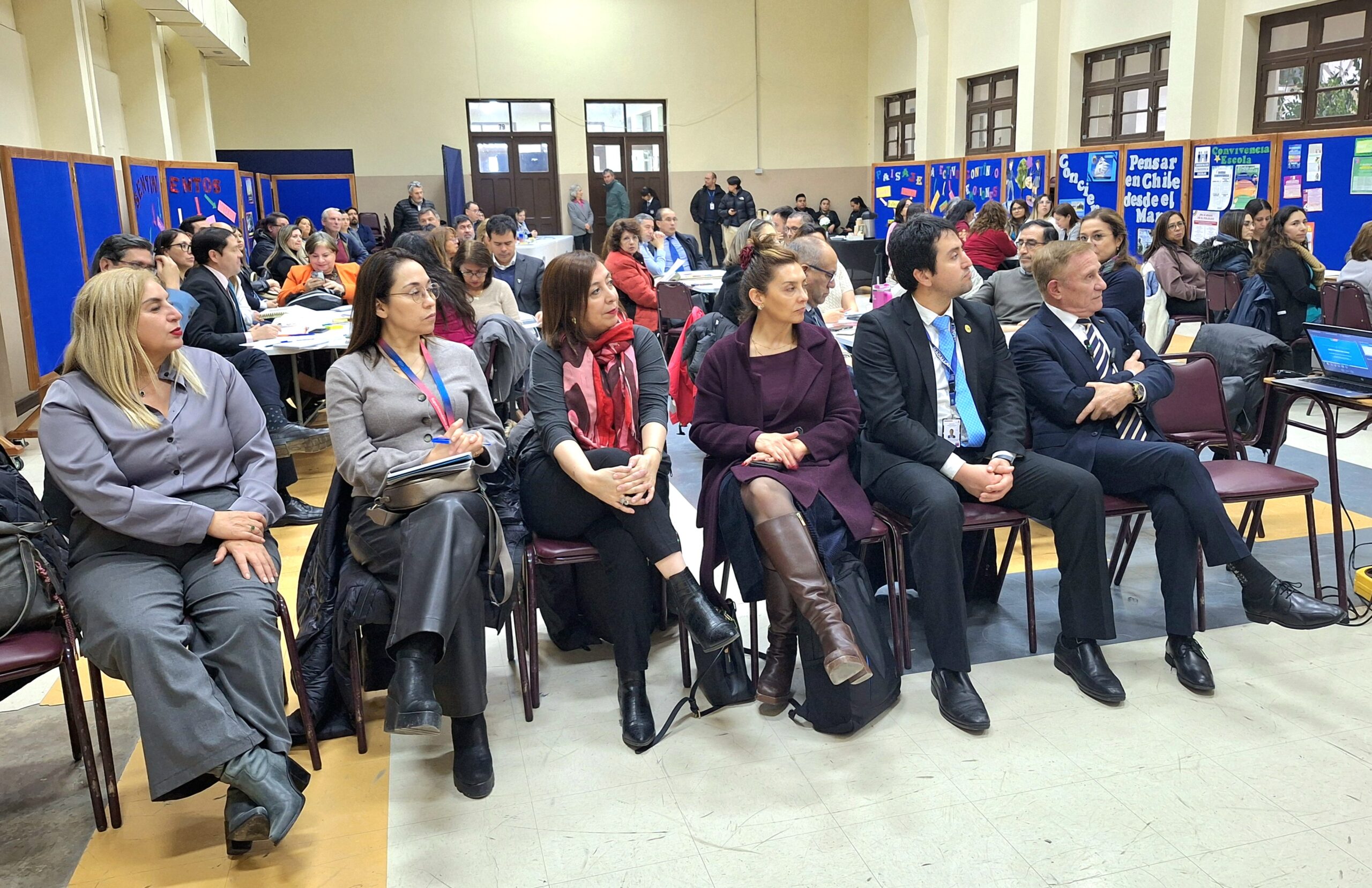 Directores de establecimientos educacionales de Magallanes participaron en jornada para fortalecer el liderazgo educativo
