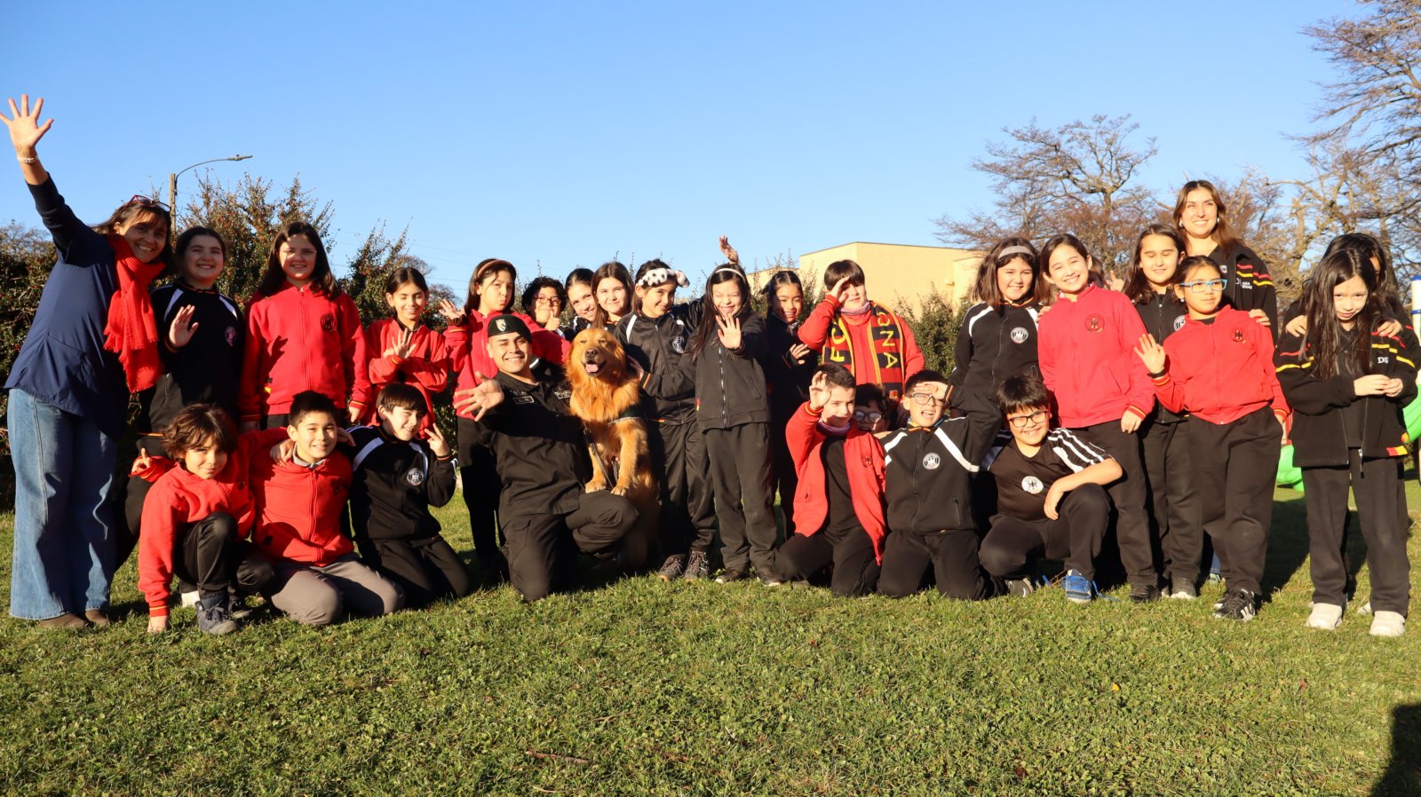 SEREMI de Salud y Gendarmería refuerza mensajes de tenencia responsable de mascotas en establecimiento educacionales de Punta Arenas.