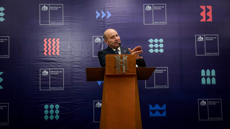 Ministerio de Hacienda fija la trayectoria de las finanzas públicas con una reducción sostenida del déficit estructural hasta 2030 y un ancla de deuda de 45% del PIB