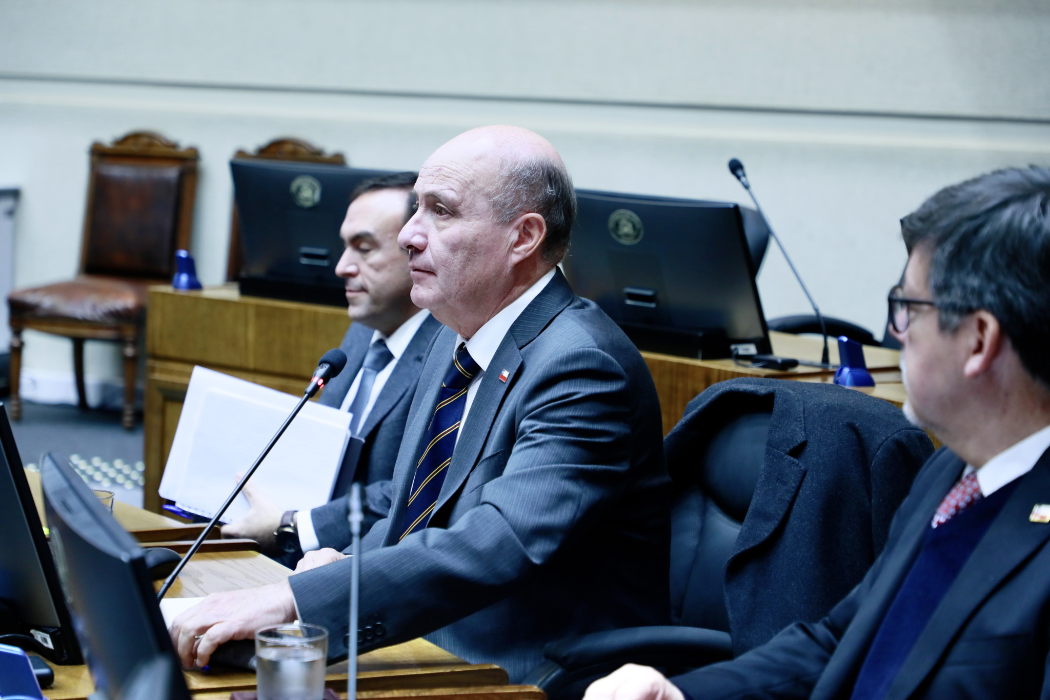Ministro de Hacienda detalla el proyecto que autoriza un endeudamiento adicional para asegurar el financiamiento del ejercicio 2026