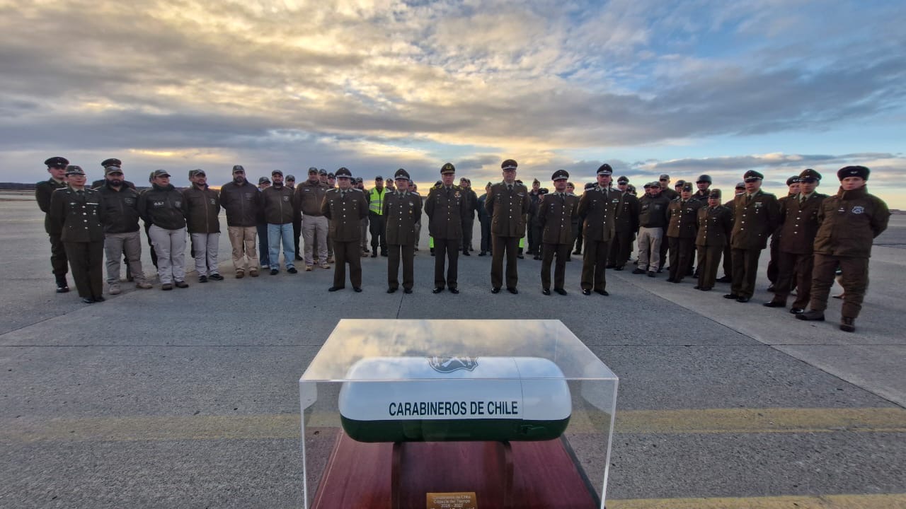 Desde el extremo austral comienza el viaje hacia el centenario: Magallanes recibe la cápsula del tiempo de Carabineros de Chile