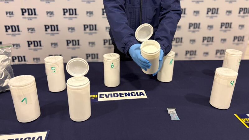 PDI incauta más de 8 kilos de cocaína ocultos en tarros de conserva y detiene a receptor de encomienda en Punta Arenas