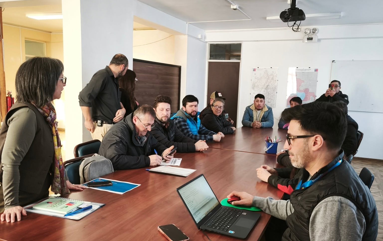 Delegada Provincial de Tierra del Fuego se reúne con mineros del sector Cordón Baquedano