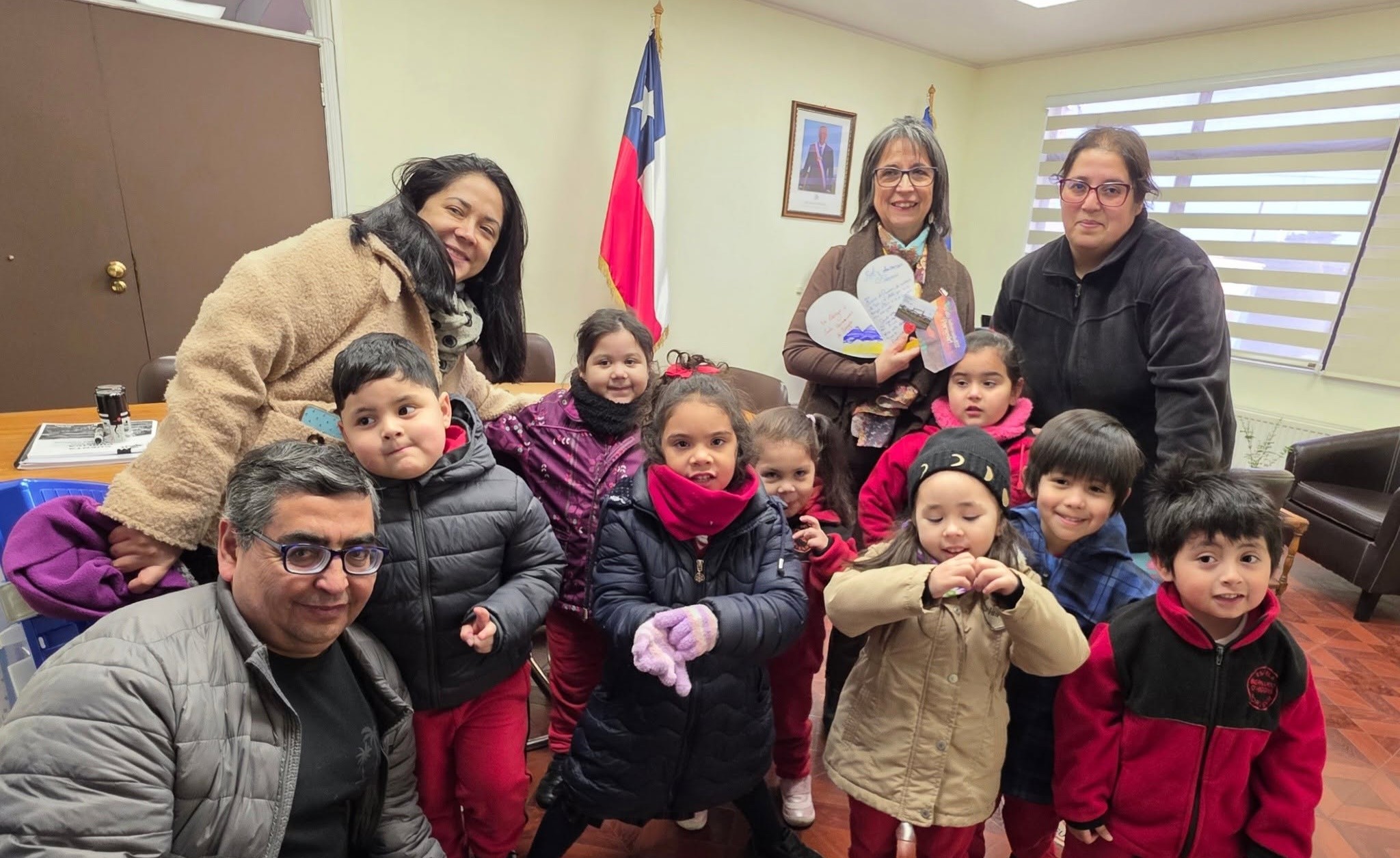 PreKinder de la Escuela Bernardo O’Higgins de Porvenir visita a la Delegada Provincial de Tierra del Fuego.