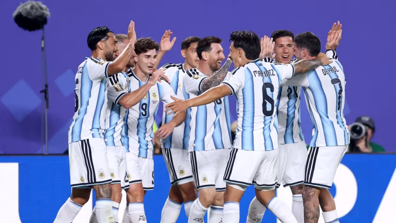 Messi lidera la carrera por la Bota de Oro, seguido por Mbappé y Haaland.