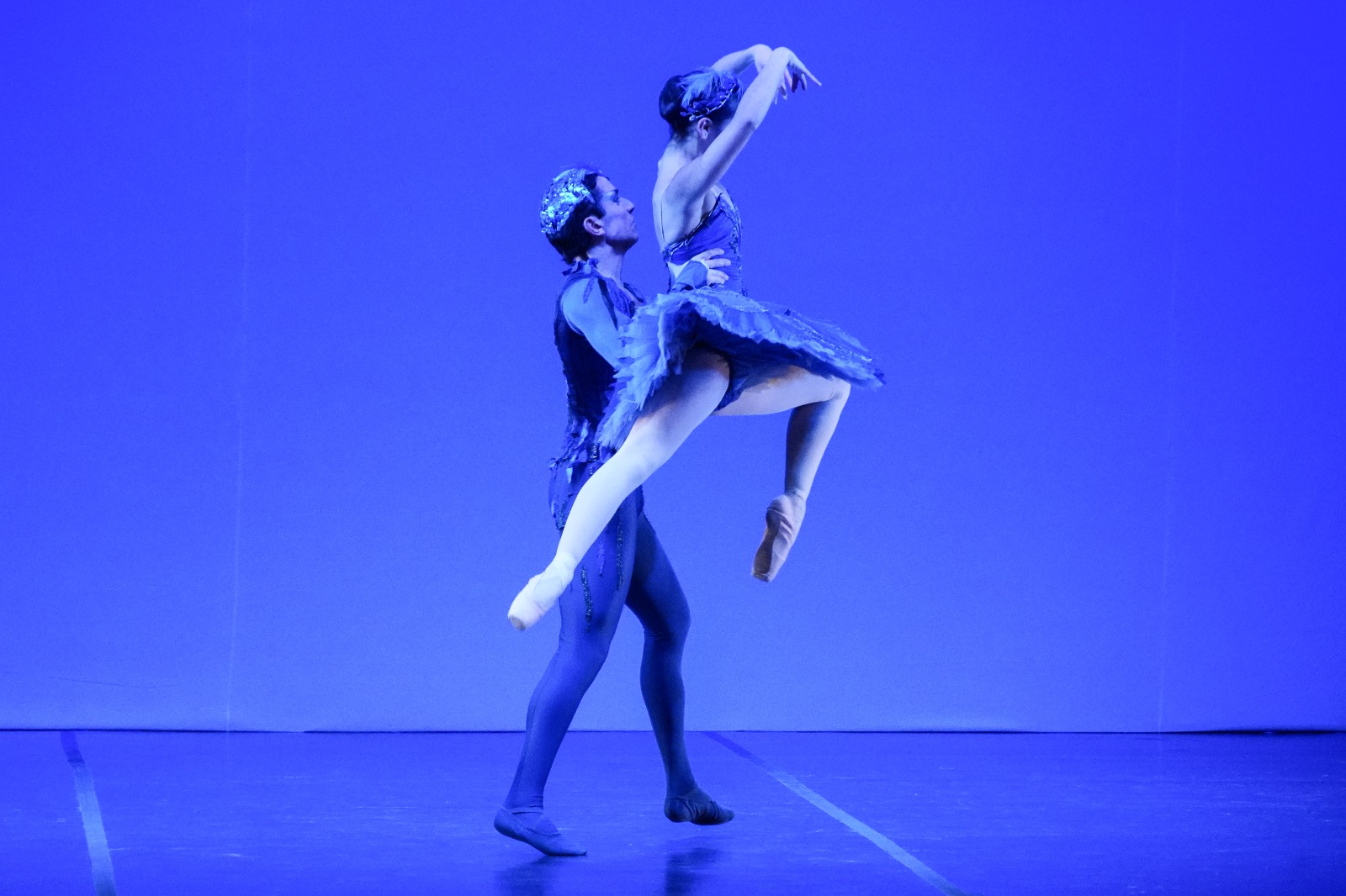Ballet Juvenil del Teatro Municipal de Santiago deslumbra al público en Punta Arenas con dos funciones repletas.