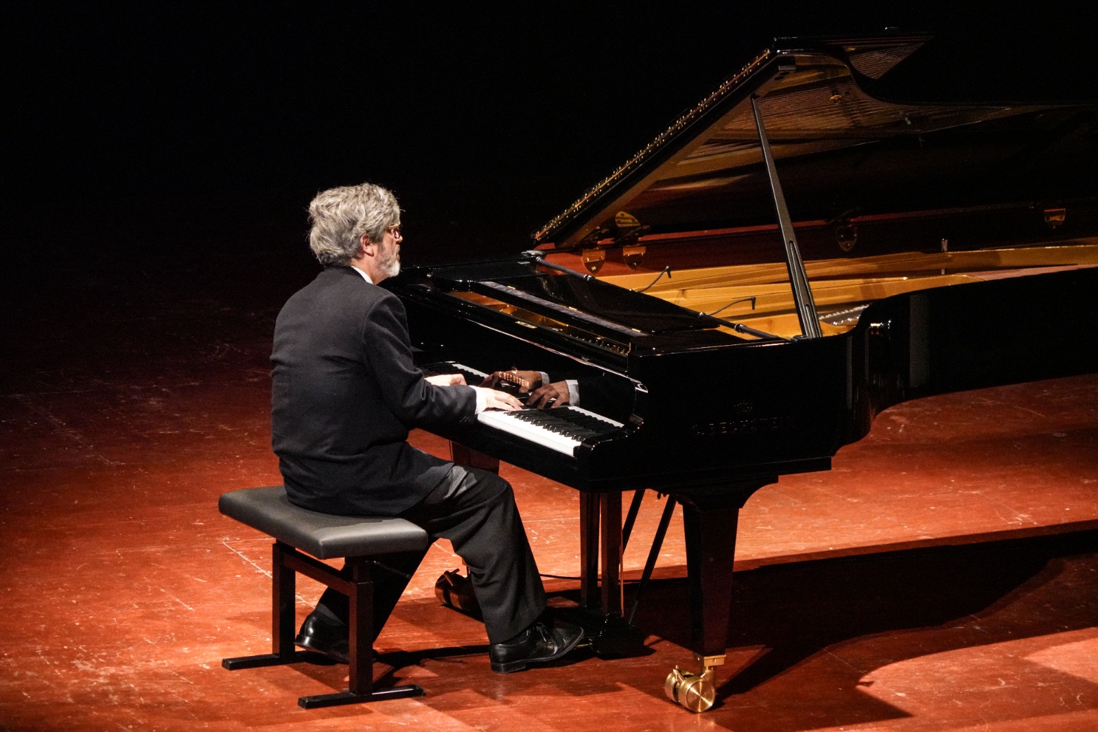 Comienza retiro de invitaciones para concierto de la destacada pianista alemana Beatrice Berthold en Punta Arenas.