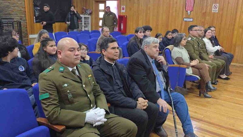 Delegada Presidencial participó en histórica ceremonia de ascenso y retiro de Carabineros en Villa Cameron