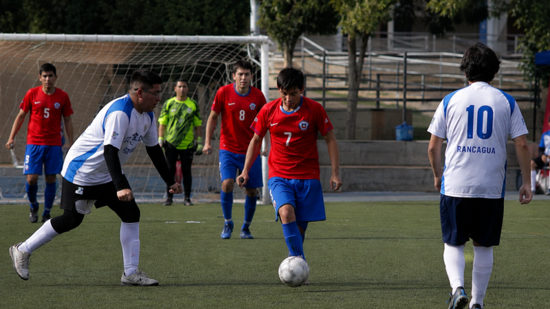Estudio liderado por investigador chileno de la Universidad Santo Tomás abre nuevas claves para el entrenamiento en el fútbol paralímpico