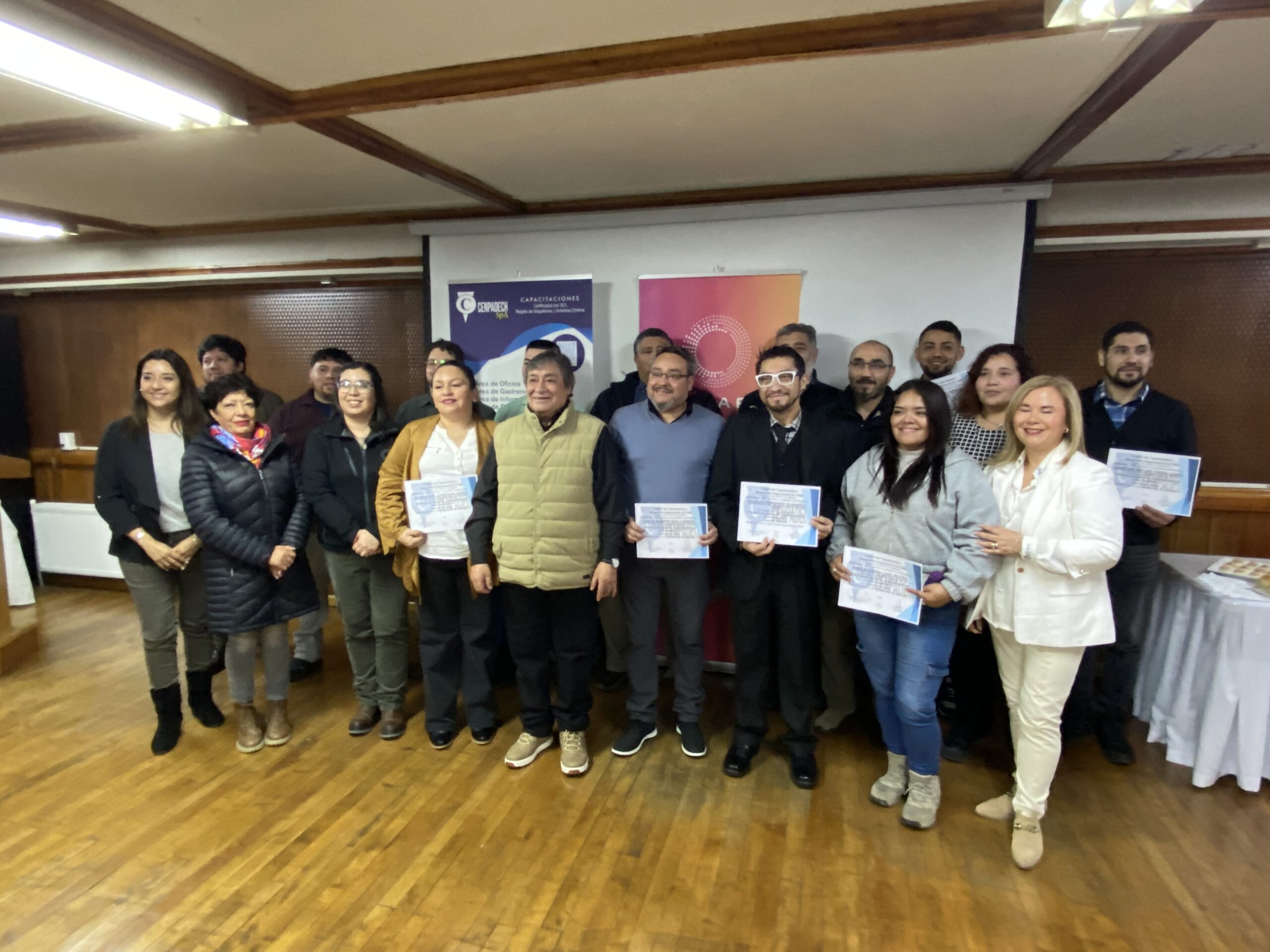 Catorce nuevos Operadores de Grúa Horquilla recibieron su certificación en Magallanes