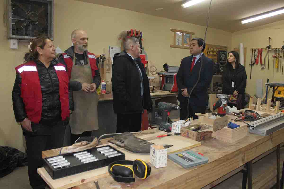 SEREMI de Seguridad Pública visitó Centro de Cumplimiento Juvenil en Punta Arenas
