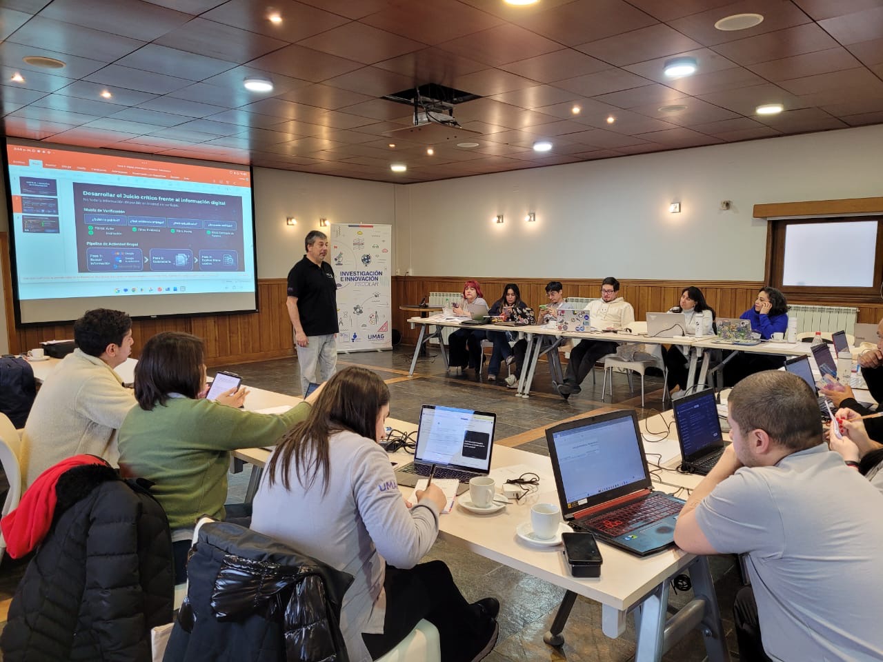 Docentes del Instrumento de Investigación e innovación Escolar del programa Explora se capacitaron en Puerto Natales en el uso de herramientas TIC enmarcado en  laprimera Transferencia Metodológica