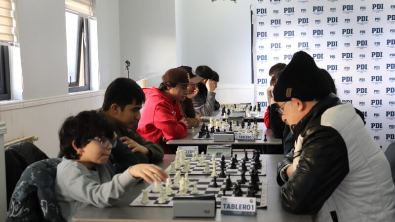 Más de 30 ajedrecistas participaron en torneo por el 93° aniversario de la PDI