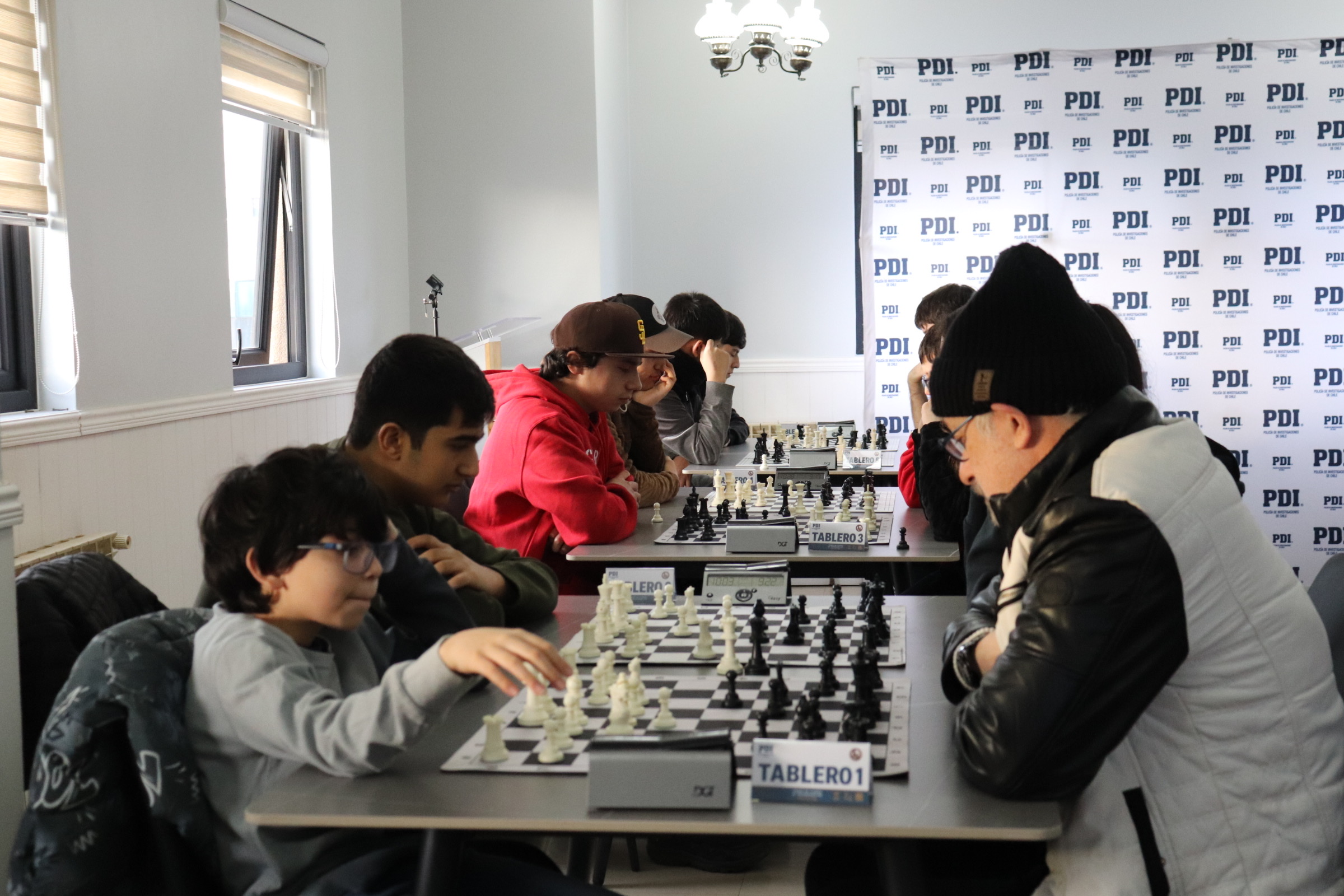 Más de 30 ajedrecistas participaron en torneo por el 93° aniversario de la PDI