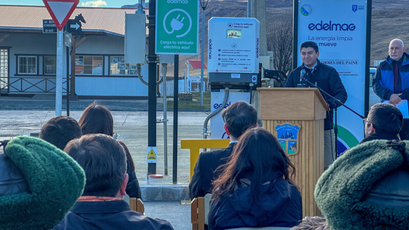 EDELMAG y Municipalidad de Torres del Paineinauguran electrocargador en Cerro Castillo 