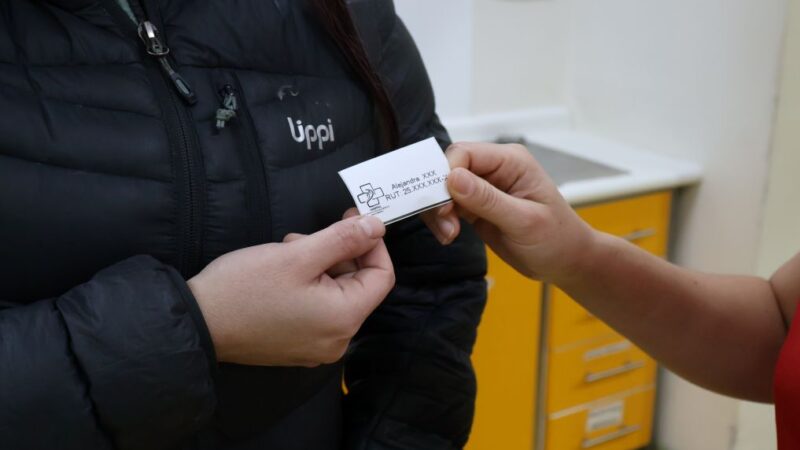 Hospital de Natales implementa nuevos elementos de identificación para la seguridad de sus pacientes ambulatorios
