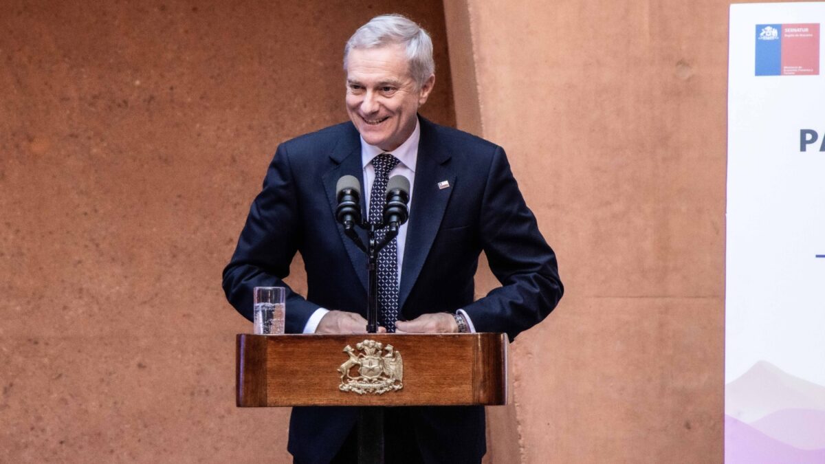 Pulso Ciudadano: Presidente J. A. Kast marca su mayor desaprobación desde que asumió: 56,7% desaprueba su gestión y un 30,5% aprueba.