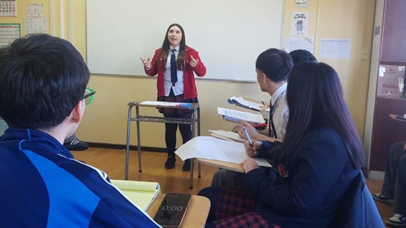 El esfuerzo silencioso corona a dupla del Liceo Luis Alberto Barrera en la Liga de Otoño de Debates en Punta Arenas.