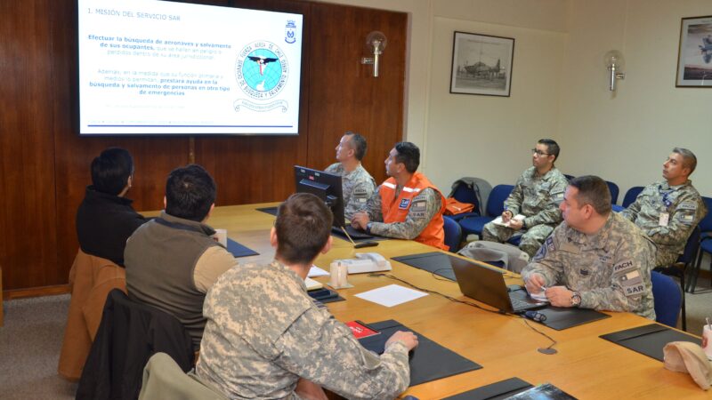 IVª Brigada Aérea fortalece coordinación del Servicio de Búsqueda y Salvamento Aéreo junto a CONAF Magallanes.
