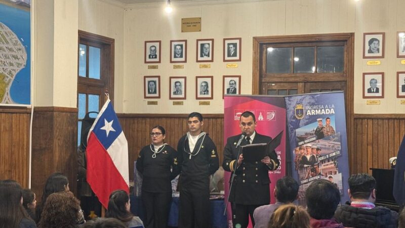 Capitanía de Puerto de Natales premia ganadores de concurso de pintura y cierra mes del Mar