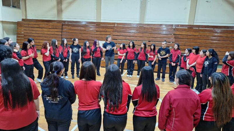 Circo del Sur brindó significativo Taller de Habilidades Socioemocionales para alumnas del Liceo María Auxiliadora de Punta Arenas.