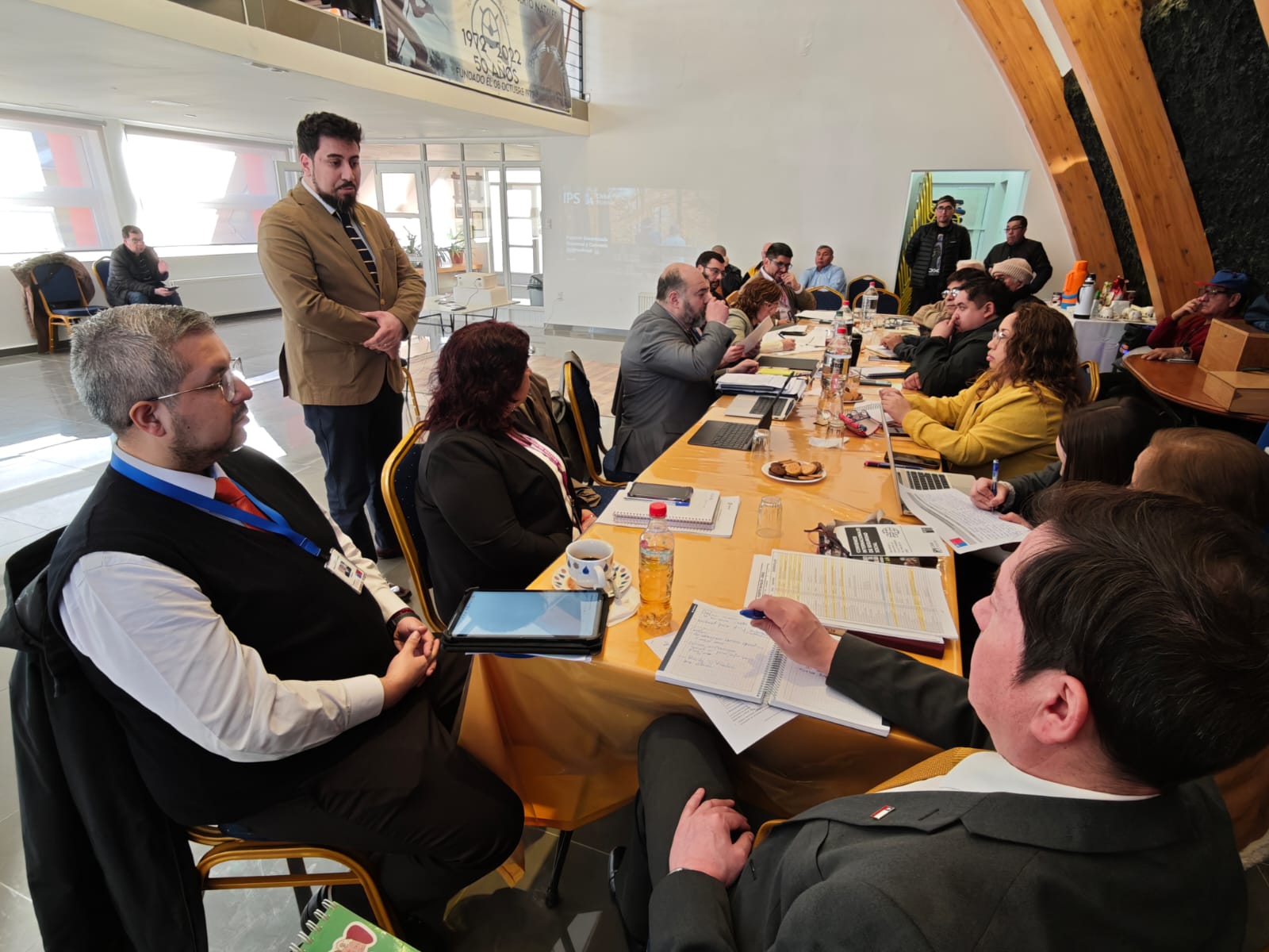 Mesa de trabajo avanza en apoyo a pensionados y ex trabajadores del yacimiento de Río Turbio residentes en Puerto Natales