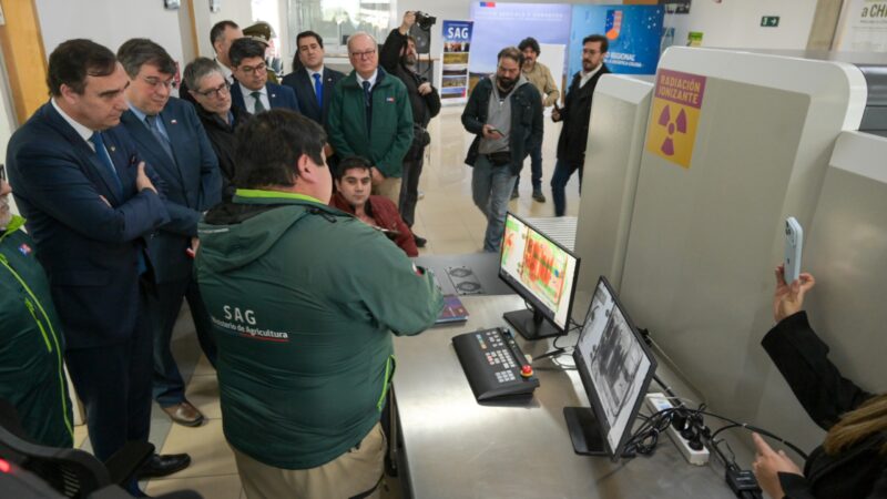 Servicio Agrícola y Ganadero fortalece protección sanitaria y control fronterizo en el aeropuerto Carlos Ibáñez de Punta Arenas.
