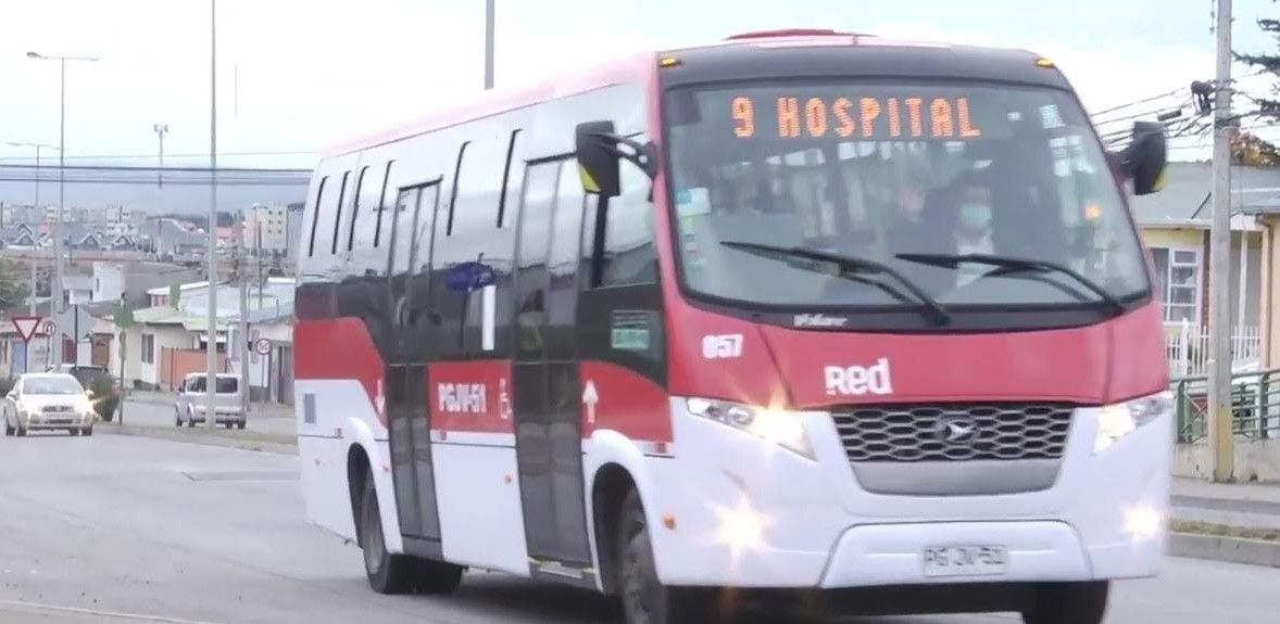 TransAlerce instala pantallas digitales en el 95% de su flota de buses: información y cultura en cada viaje por Punta Arenas.