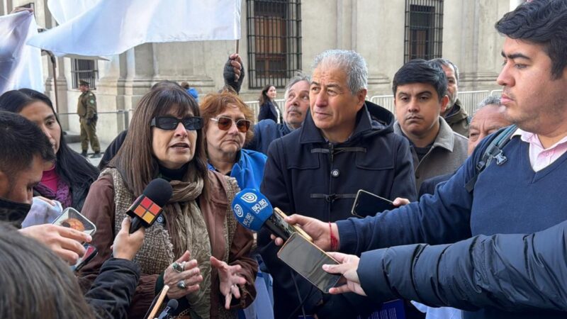 Ocho gremios entregan carta al Presidente Kast y expresan preocupación por situación actual de la Educación en Chile.