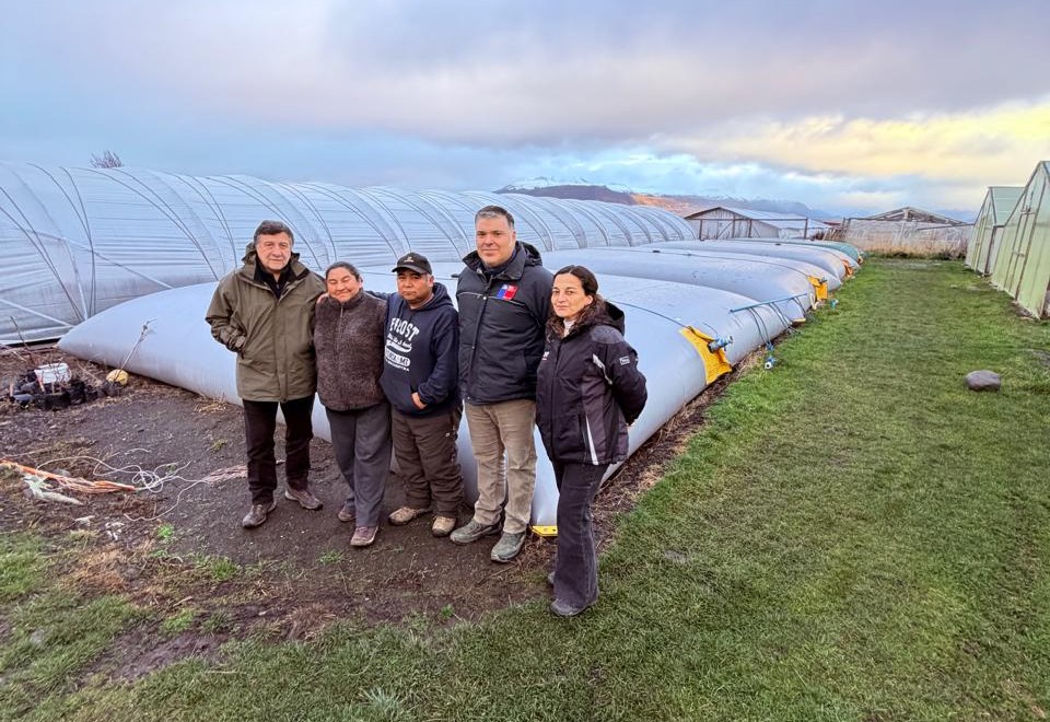 Un furgón nuevo y la apuesta con apoyo de INDAP que cambió la temporada agrícola en Puerto Natales.