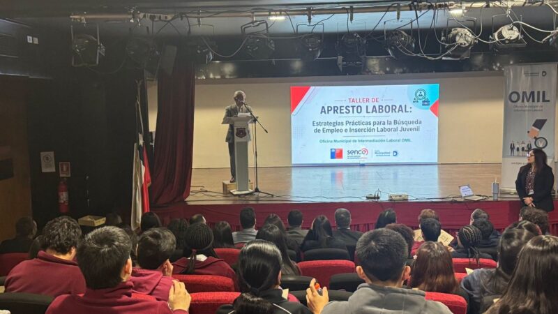 Taller de Apresto Laboral se efectuó en el Liceo Bicentenario  Hernando de Magallanes de Porvenir.