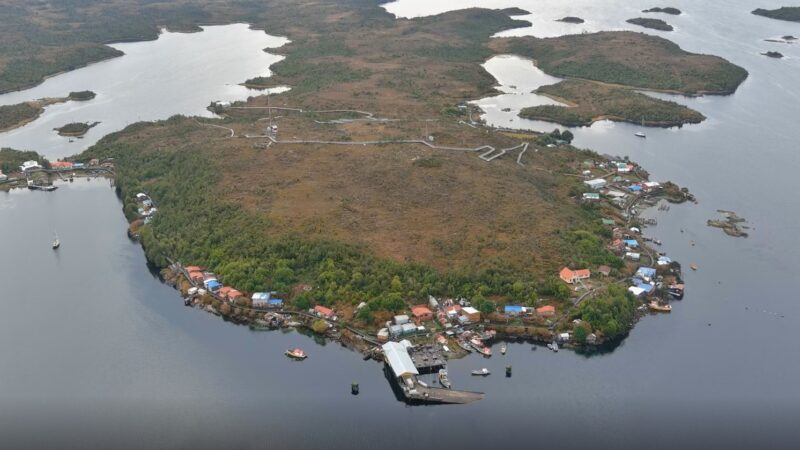 Equipo de profesionales de Bienes Nacionales actualizó información de suelo fiscal en Puerto Edén con tecnología de drones