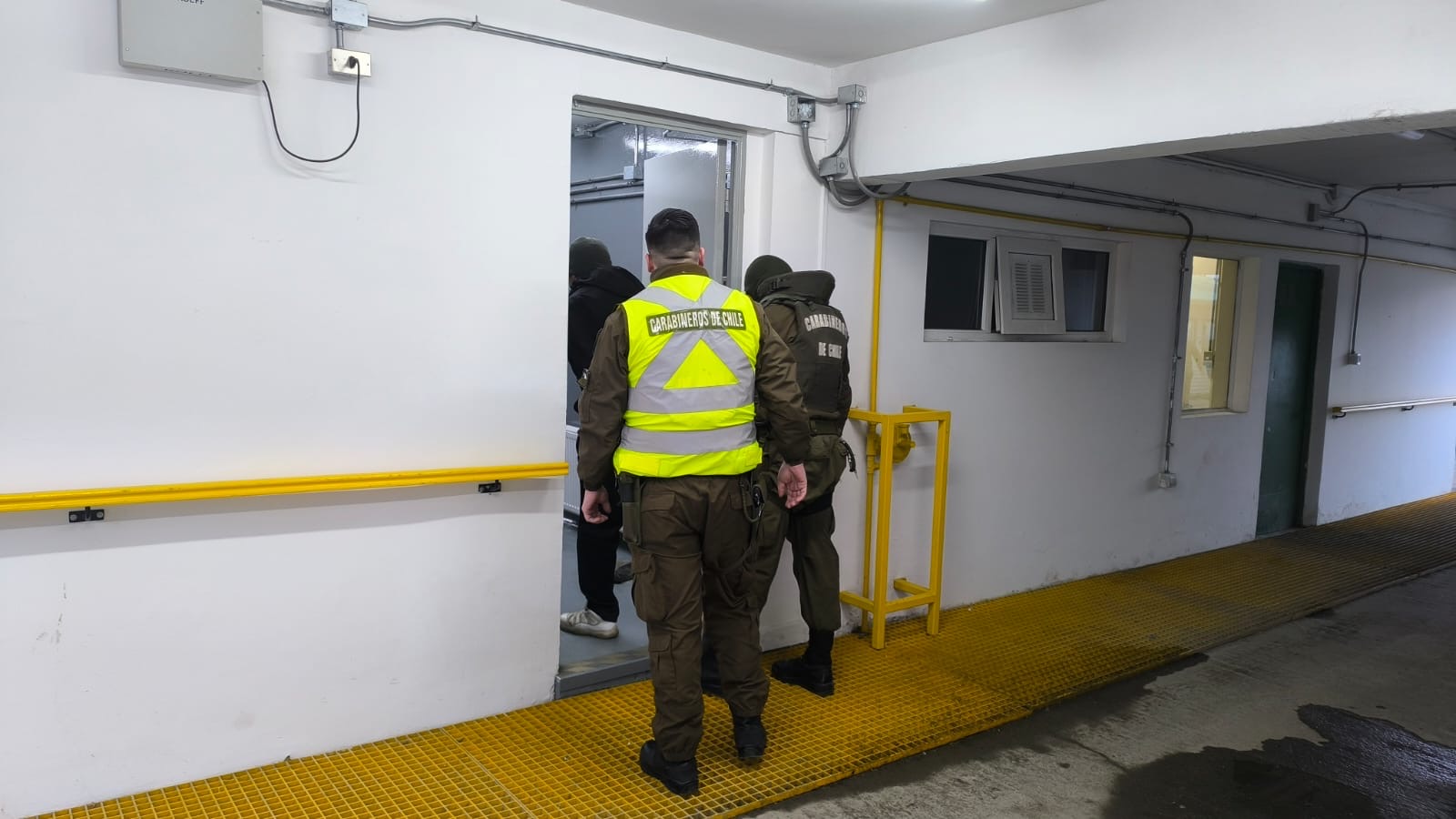 Carabineros detiene a hombre por microtráfico de marihuana tras fiscalización en el centro de Punta Arenas