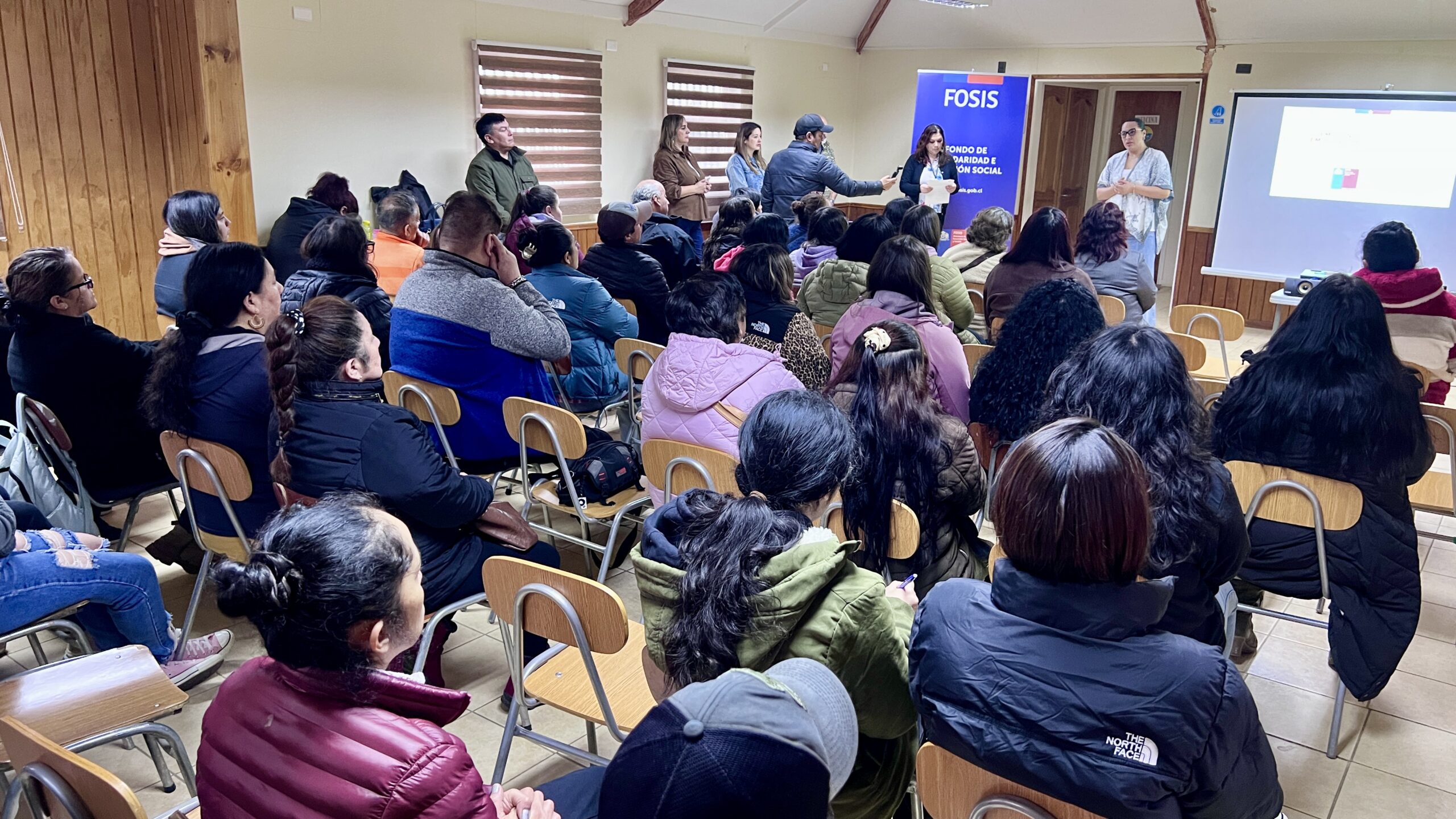 FOSIS Magallanes dio inicio al programa Emprendamos Semilla en Puerto Natales.