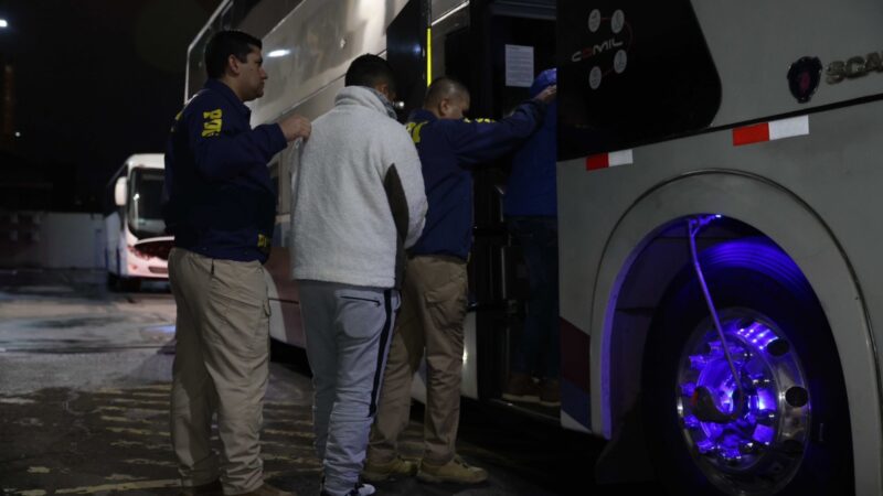 PDI Puerto Natales concretó expulsión de colombiano que cumplió condena por microtráfico de drogas