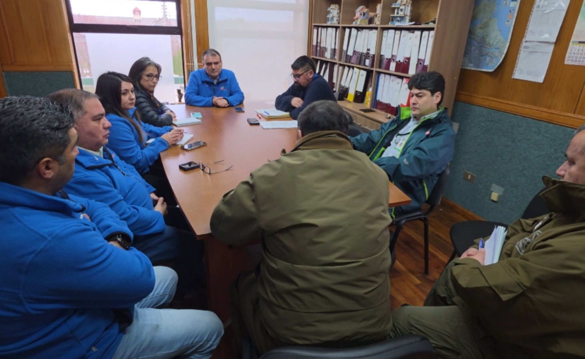 Municipalidad de Porvenir convocó a Mesa de Trabajo interinstitucional sobre gestión de perros asilvestrados.