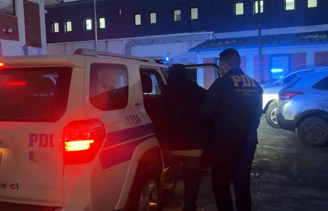 PDI detuvo a dos sujetos por robos con violencia e intimidación ocurridos en Punta Arenas y ambos quedaron en prisión preventiva
