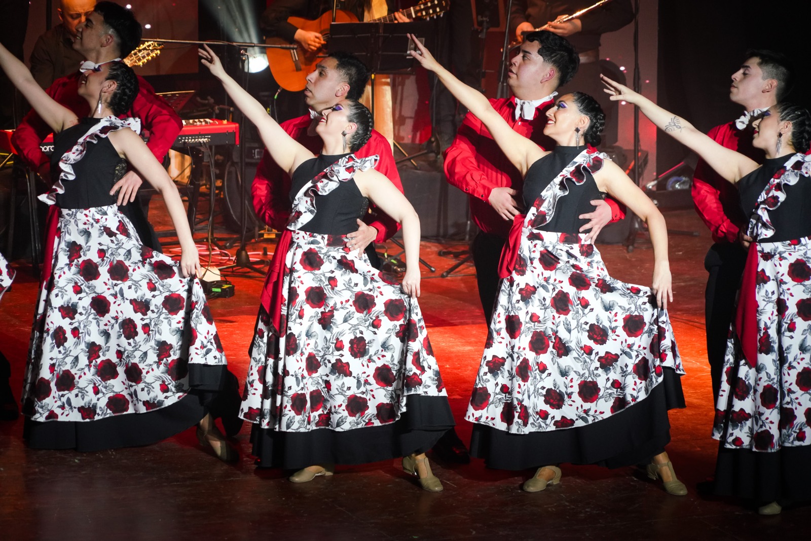 Ballet Folklórico Municipal cerró ciclo de galas con Teatro Municipal repleto